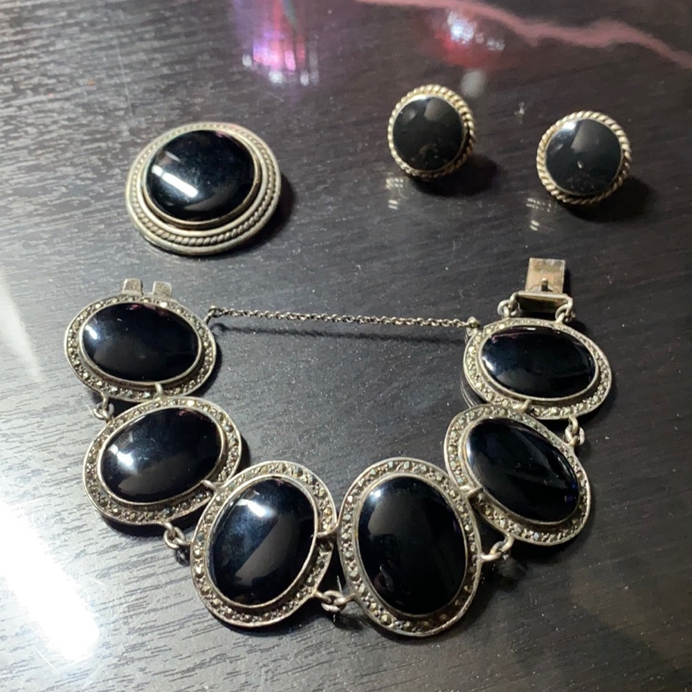 Gorgeous antique black jewelry set